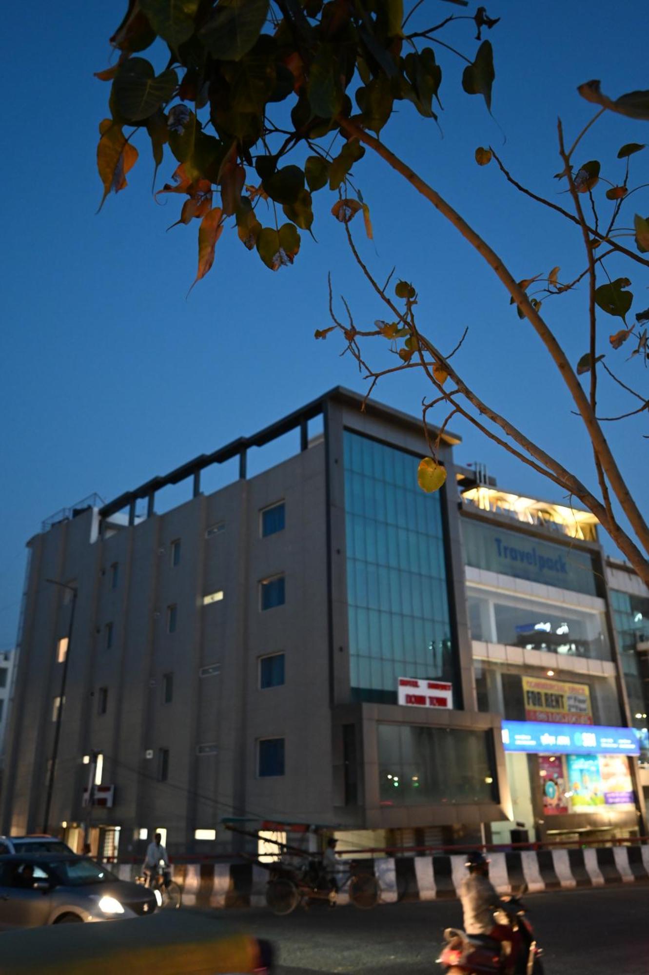 Hotel Down Town Paschim Vihar Delhi  Esterno foto