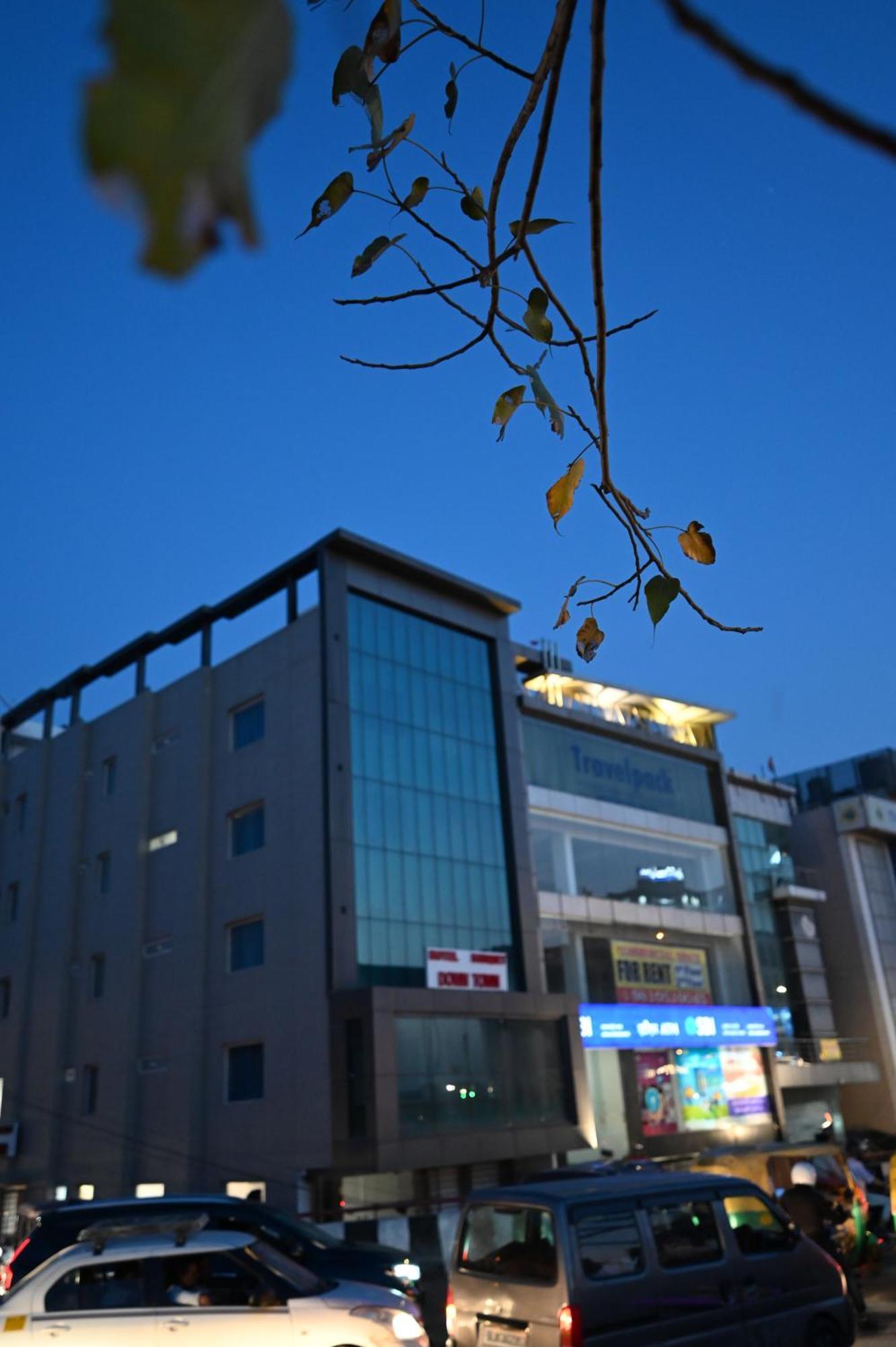 Hotel Down Town Paschim Vihar Delhi  Esterno foto