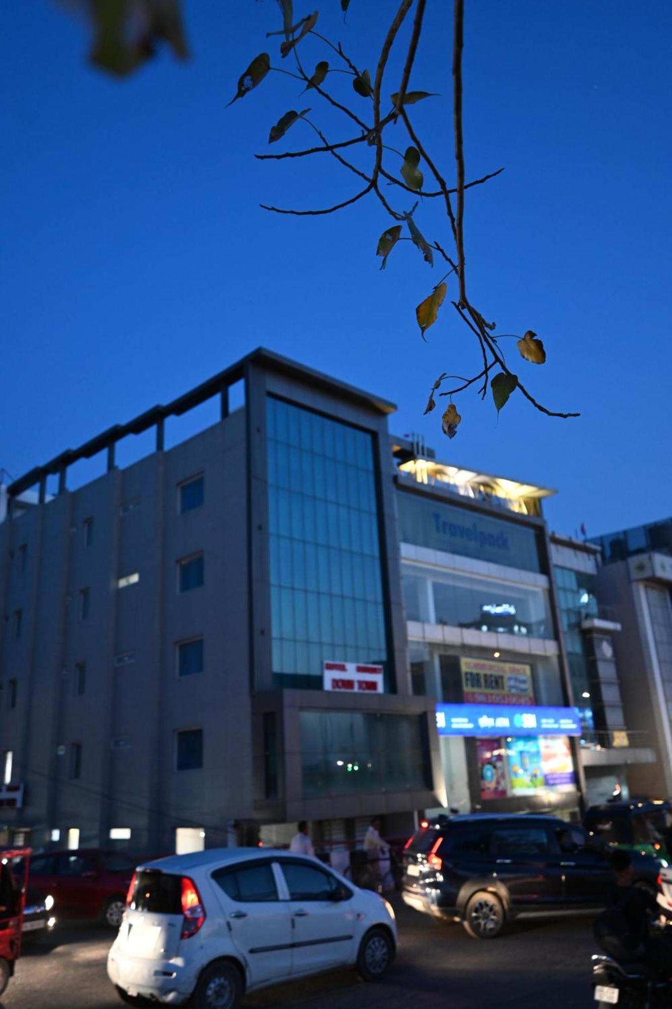 Hotel Down Town Paschim Vihar Delhi  Esterno foto